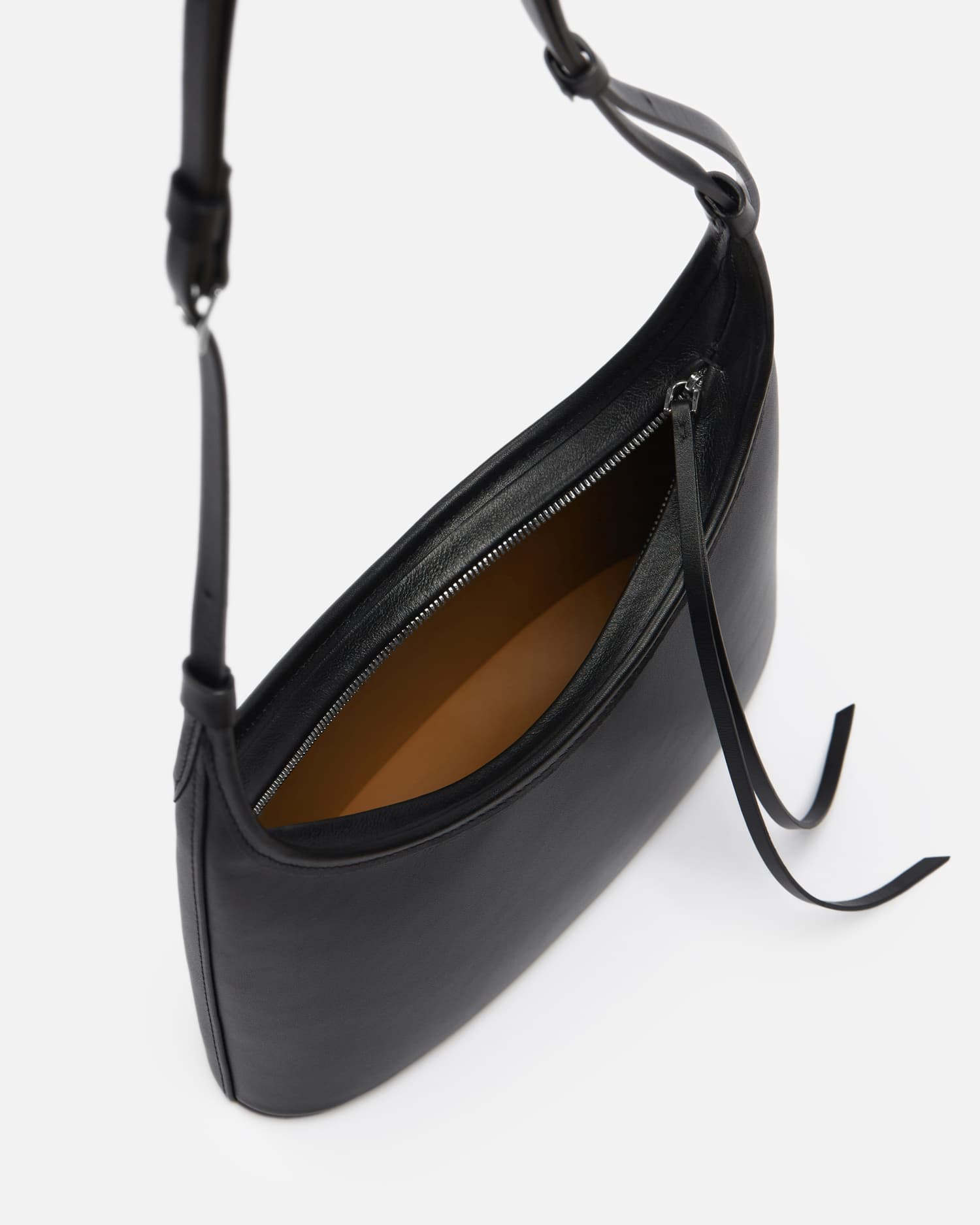 01MERIT BLACK