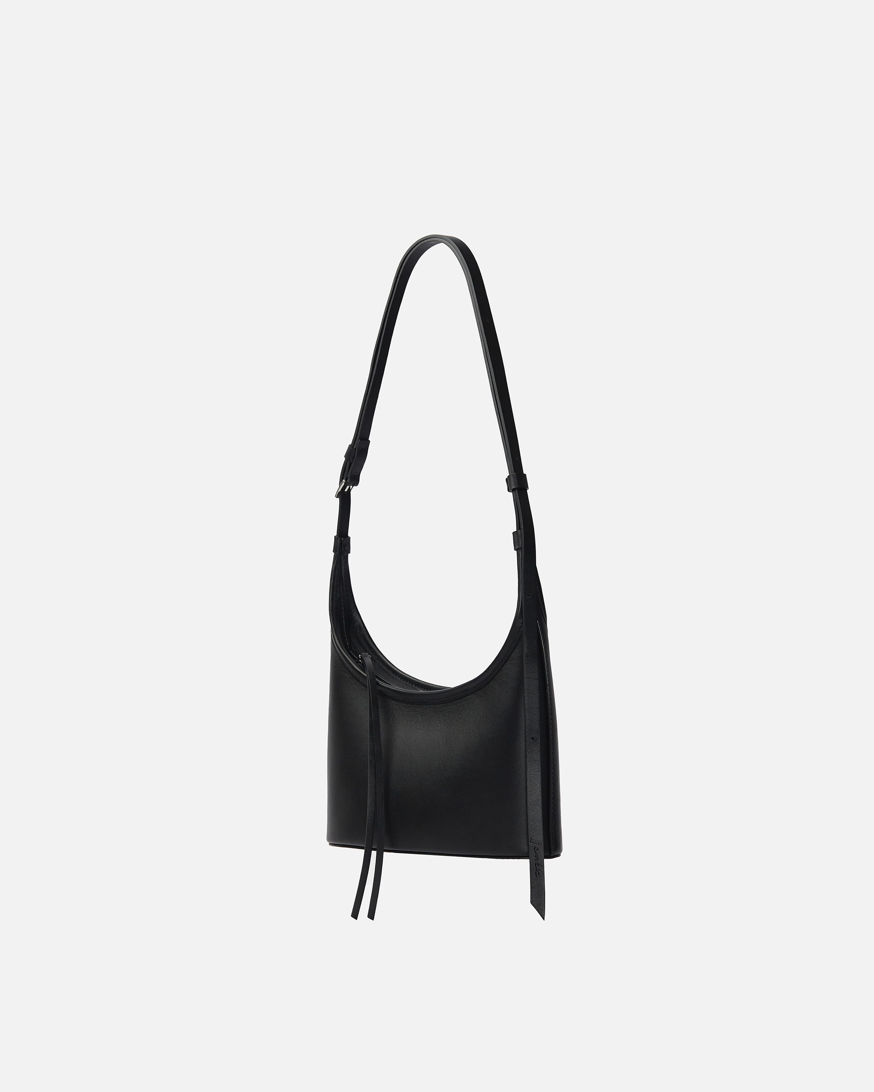 01MERIT BLACK