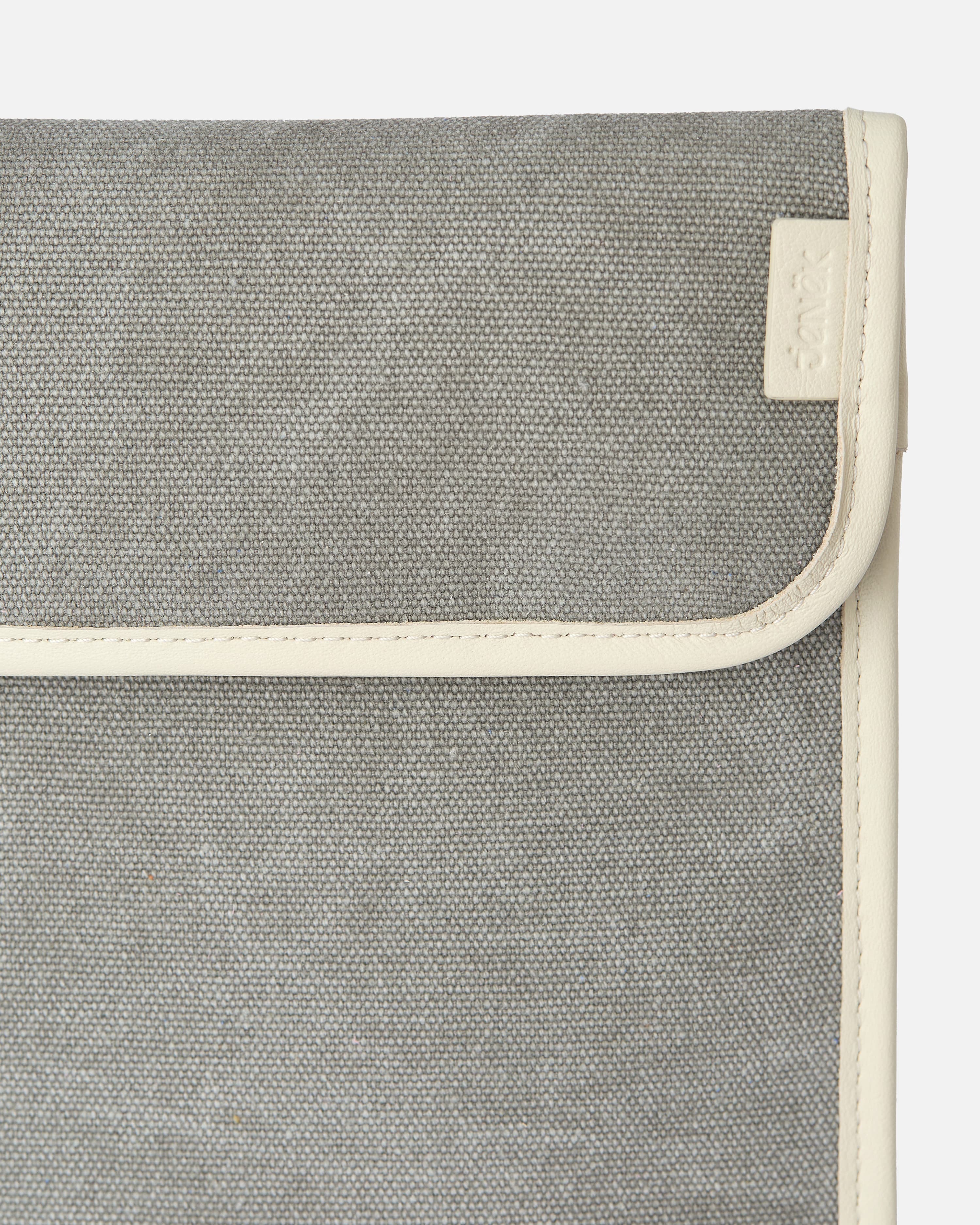 CANVAS LAPTOP CASE LAMB