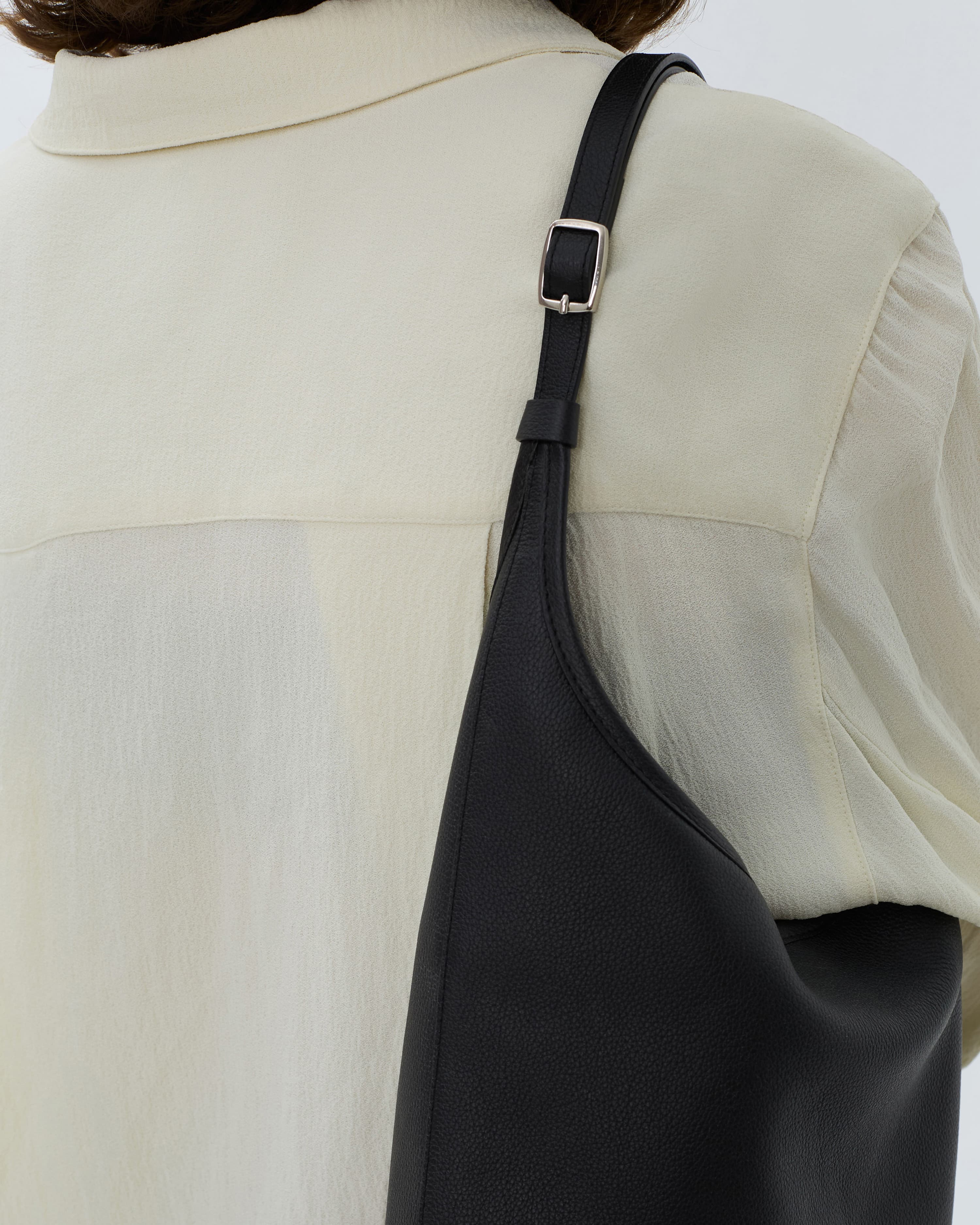 0EASE BLACK ( SILVER)